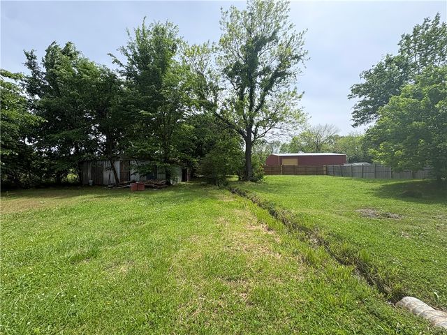 1110 W holt, Lincoln, AR 72744