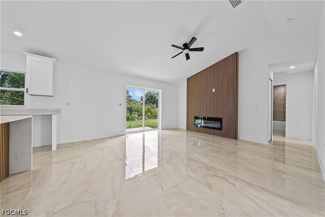 4405 E 11th ST, Lehigh Acres, FL 33972