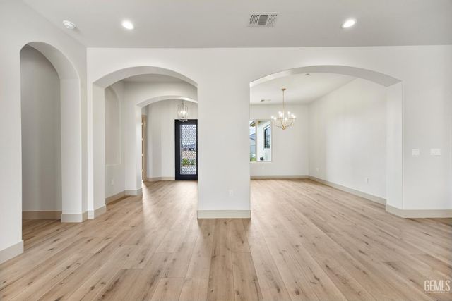 16600 Stone Mill Court, Bakersfield, CA 93314