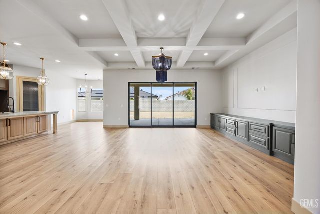 16600 Stone Mill Court, Bakersfield, CA 93314