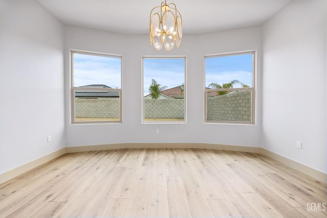 16600 Stone Mill Court, Bakersfield, CA 93314