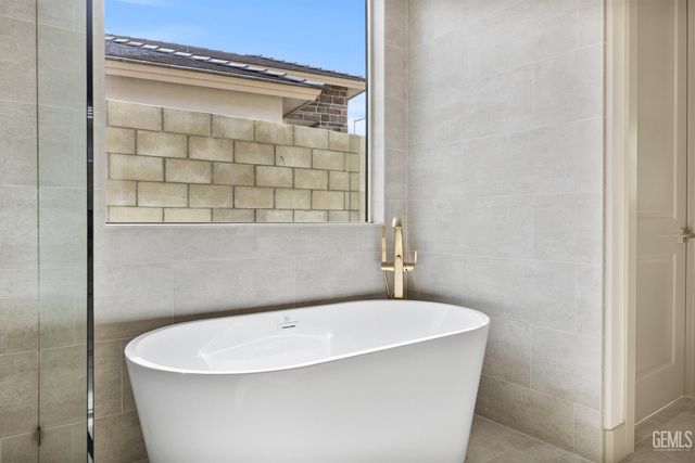 16600 Stone Mill Court, Bakersfield, CA 93314
