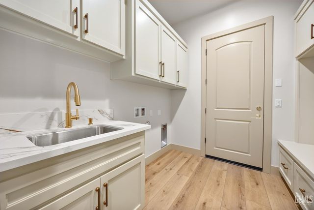 16600 Stone Mill Court, Bakersfield, CA 93314