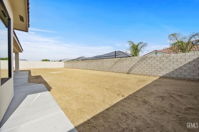 16600 Stone Mill Court, Bakersfield, CA 93314