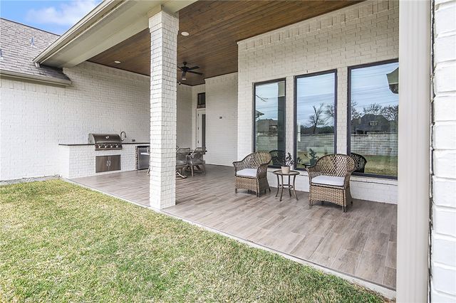 1207 Quarry Oaks Drive, College Station, TX 77845