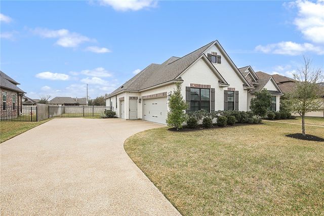 1207 Quarry Oaks Drive, College Station, TX 77845