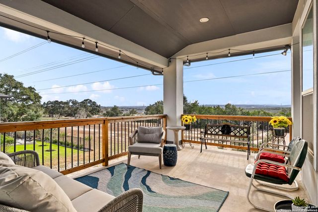 230 NAVARRO, Boerne, TX 78006