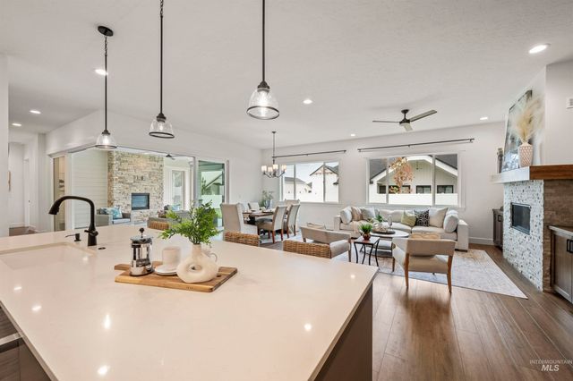 2941 N Staghaven Ave, Star, ID 83669