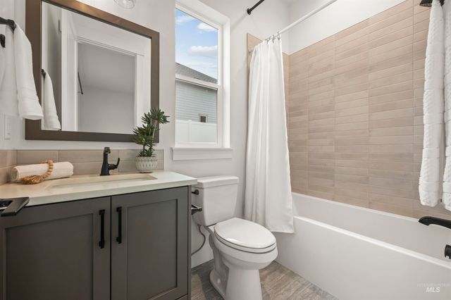 2941 N Staghaven Ave, Star, ID 83669