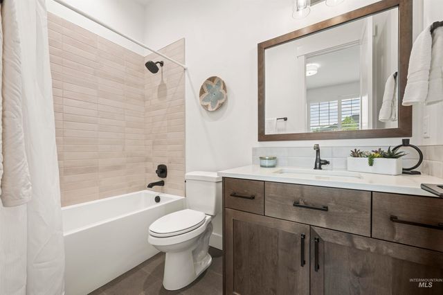 2941 N Staghaven Ave, Star, ID 83669