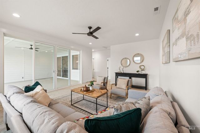 2941 N Staghaven Ave, Star, ID 83669