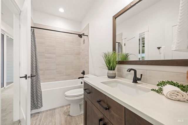 2941 N Staghaven Ave, Star, ID 83669