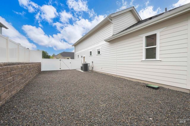 2941 N Staghaven Ave, Star, ID 83669