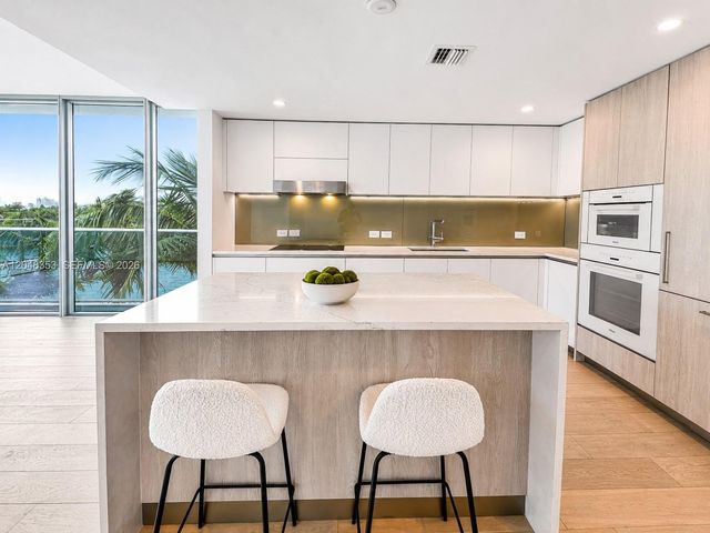 9201 E Bay Harbor Drive 401, Bay Harbor Islands, FL 33154