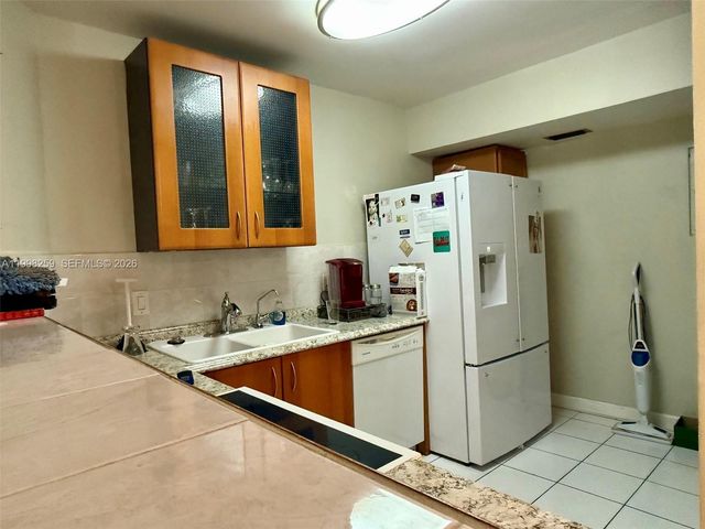 4350 Hillcrest Dr 303 303, Hollywood, FL 33021