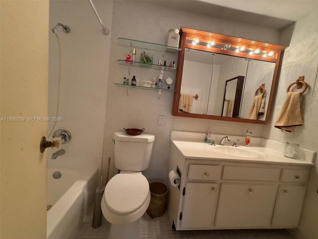 4350 Hillcrest Dr 303 303, Hollywood, FL 33021