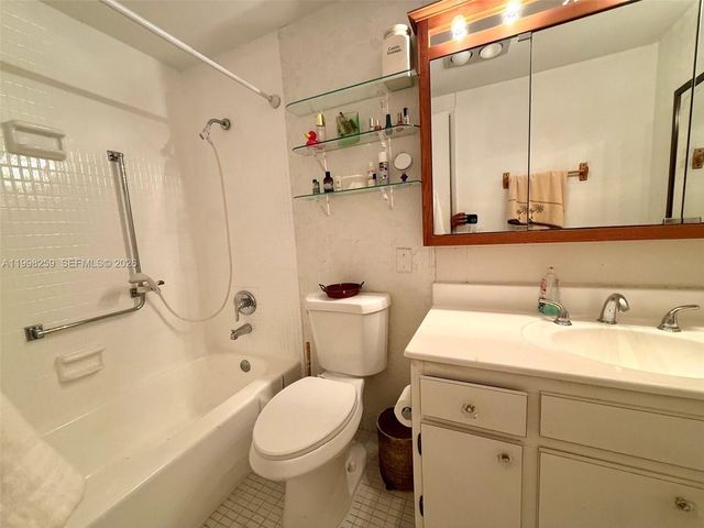 4350 Hillcrest Dr 303 303, Hollywood, FL 33021