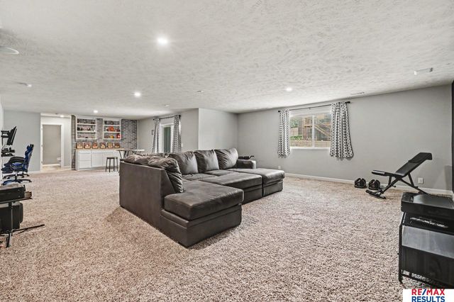 14807 S 24th Street, Bellevue, NE 68123