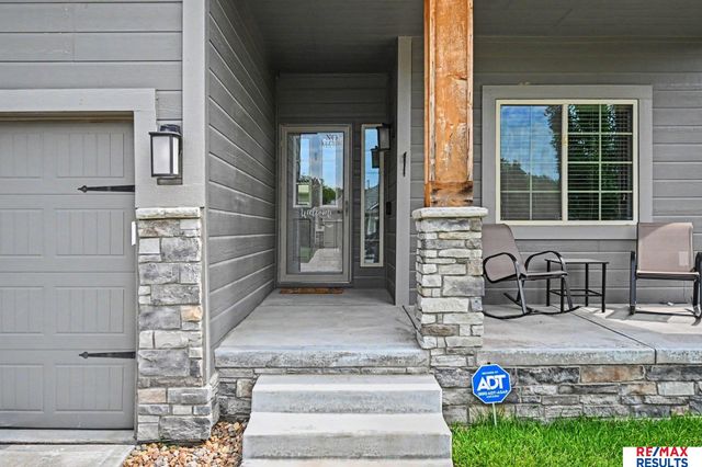 14807 S 24th Street, Bellevue, NE 68123
