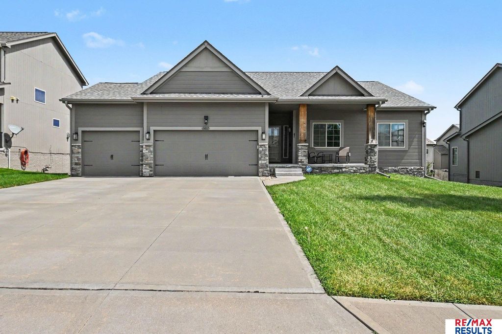 14807 S 24th Street, Bellevue, NE 68123