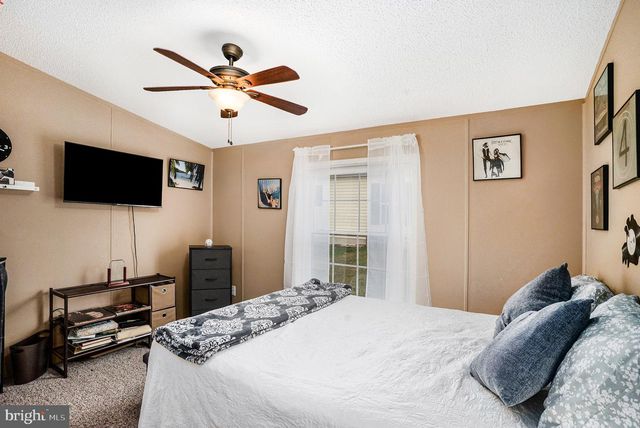 28 JUNIPER CT E, Harleysville, PA 19438