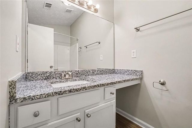 911 Riverstone Way, Woodstock, GA 30188