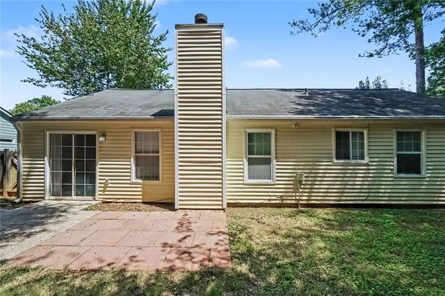 911 Riverstone Way, Woodstock, GA 30188