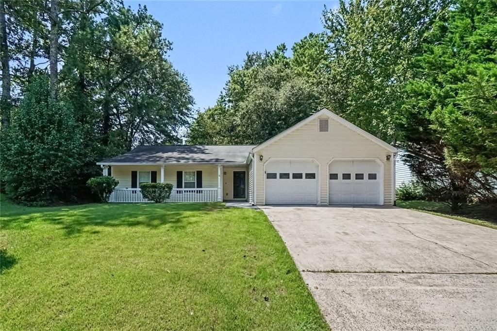 911 Riverstone Way, Woodstock, GA 30188
