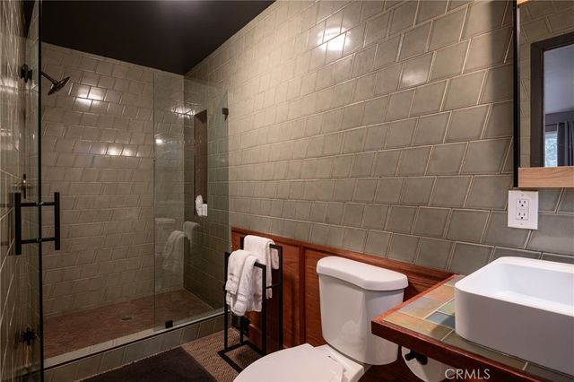 555 Dover Court, Lake Arrowhead, CA 92352