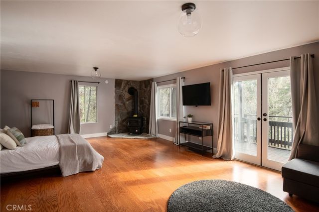 555 Dover Court, Lake Arrowhead, CA 92352