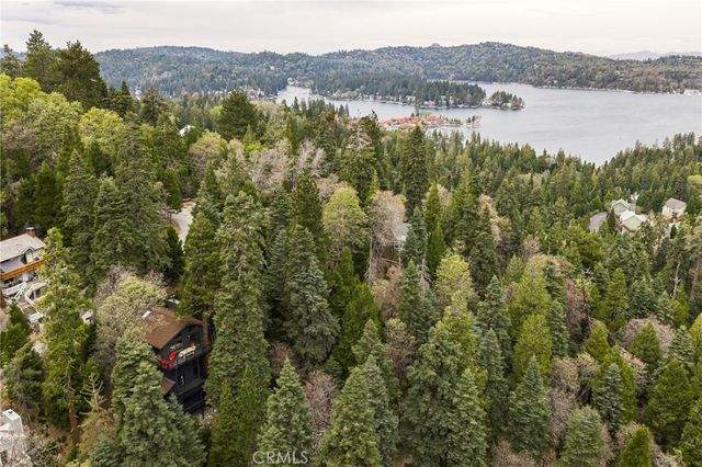 555 Dover Court, Lake Arrowhead, CA 92352