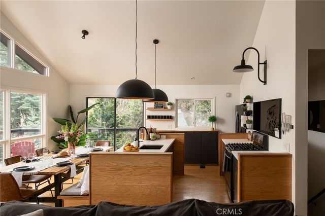 555 Dover Court, Lake Arrowhead, CA 92352