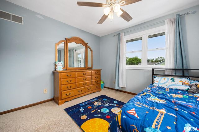 1820 W GAYLORD Avenue, Peoria, IL 61614