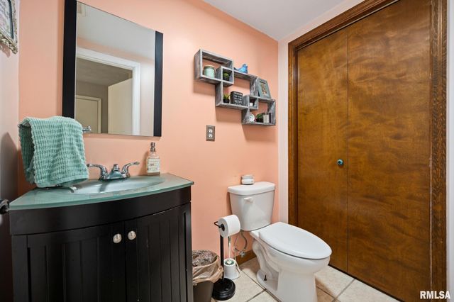 1820 W GAYLORD Avenue, Peoria, IL 61614