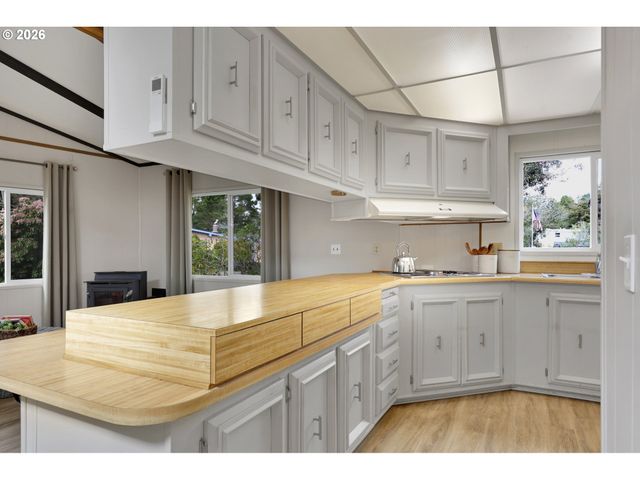 1601 RHODODENDRON Dr 534, Florence, OR 97439