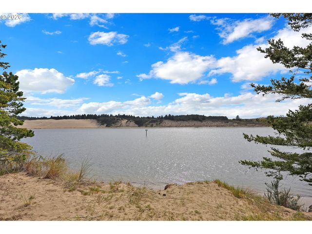 1601 RHODODENDRON Dr 534, Florence, OR 97439