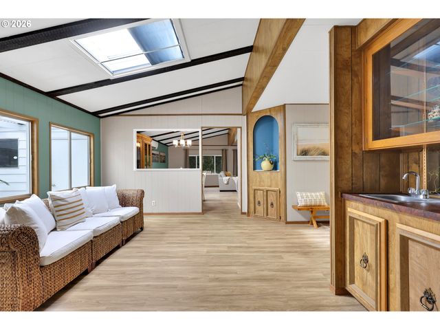 1601 RHODODENDRON Dr 534, Florence, OR 97439