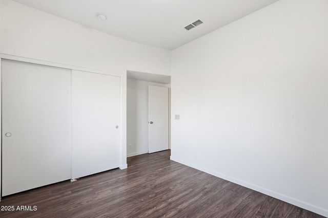 10224 W OREGON Avenue, Glendale, AZ 85307