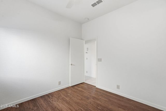 10224 W OREGON Avenue, Glendale, AZ 85307