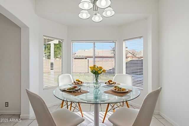 10224 W OREGON Avenue, Glendale, AZ 85307