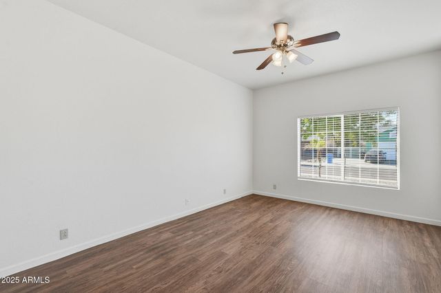 10224 W OREGON Avenue, Glendale, AZ 85307