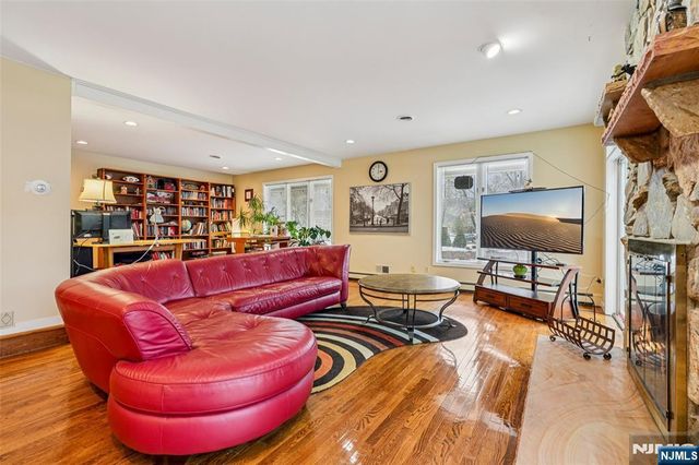 707 Horseshoe Trail, Franklin Lakes, NJ 07417