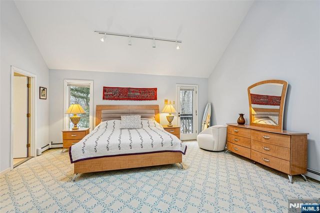 707 Horseshoe Trail, Franklin Lakes, NJ 07417