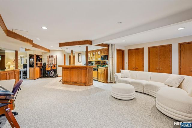 707 Horseshoe Trail, Franklin Lakes, NJ 07417