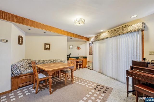 707 Horseshoe Trail, Franklin Lakes, NJ 07417