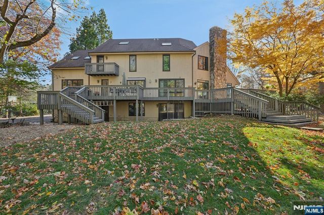 707 Horseshoe Trail, Franklin Lakes, NJ 07417