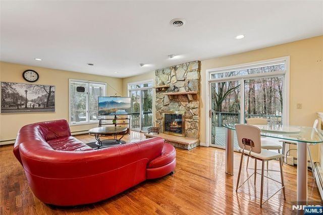 707 Horseshoe Trail, Franklin Lakes, NJ 07417