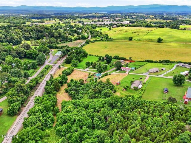 818 Guy Collins Road, Morristown, TN 37813