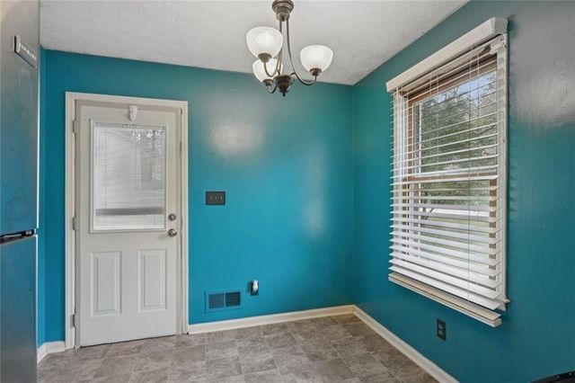 125 Meadowview Circle, Tyrone, GA 30290