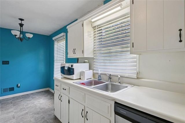 125 Meadowview Circle, Tyrone, GA 30290